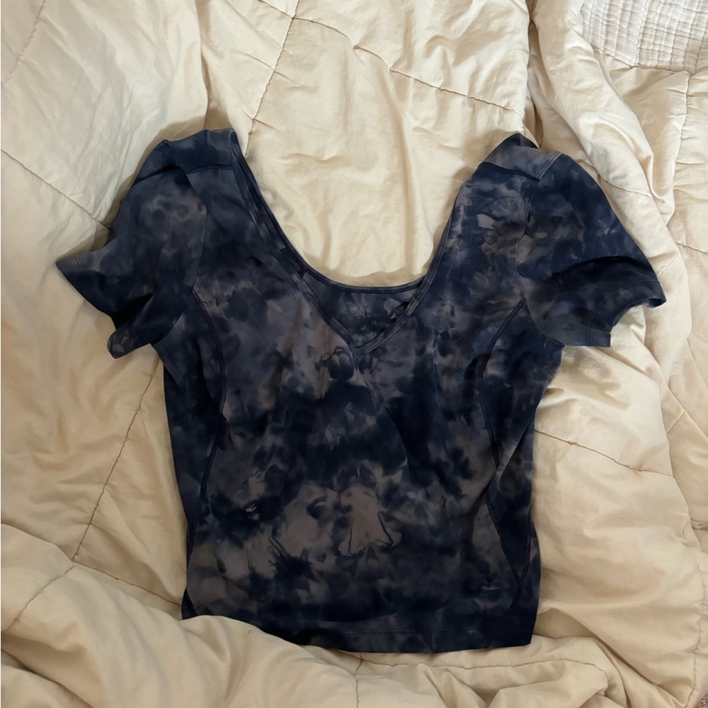 lulu align tee